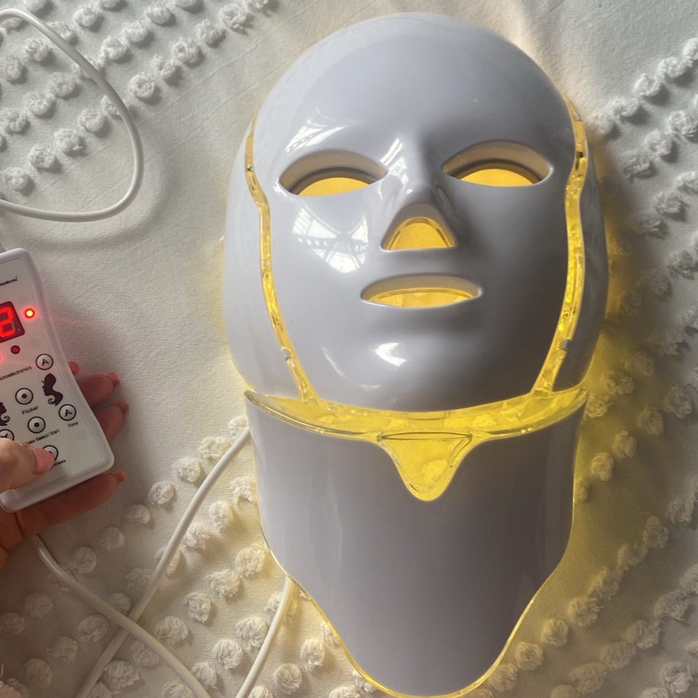 Colorful LED Beauty Mask - Picture 6 of 6